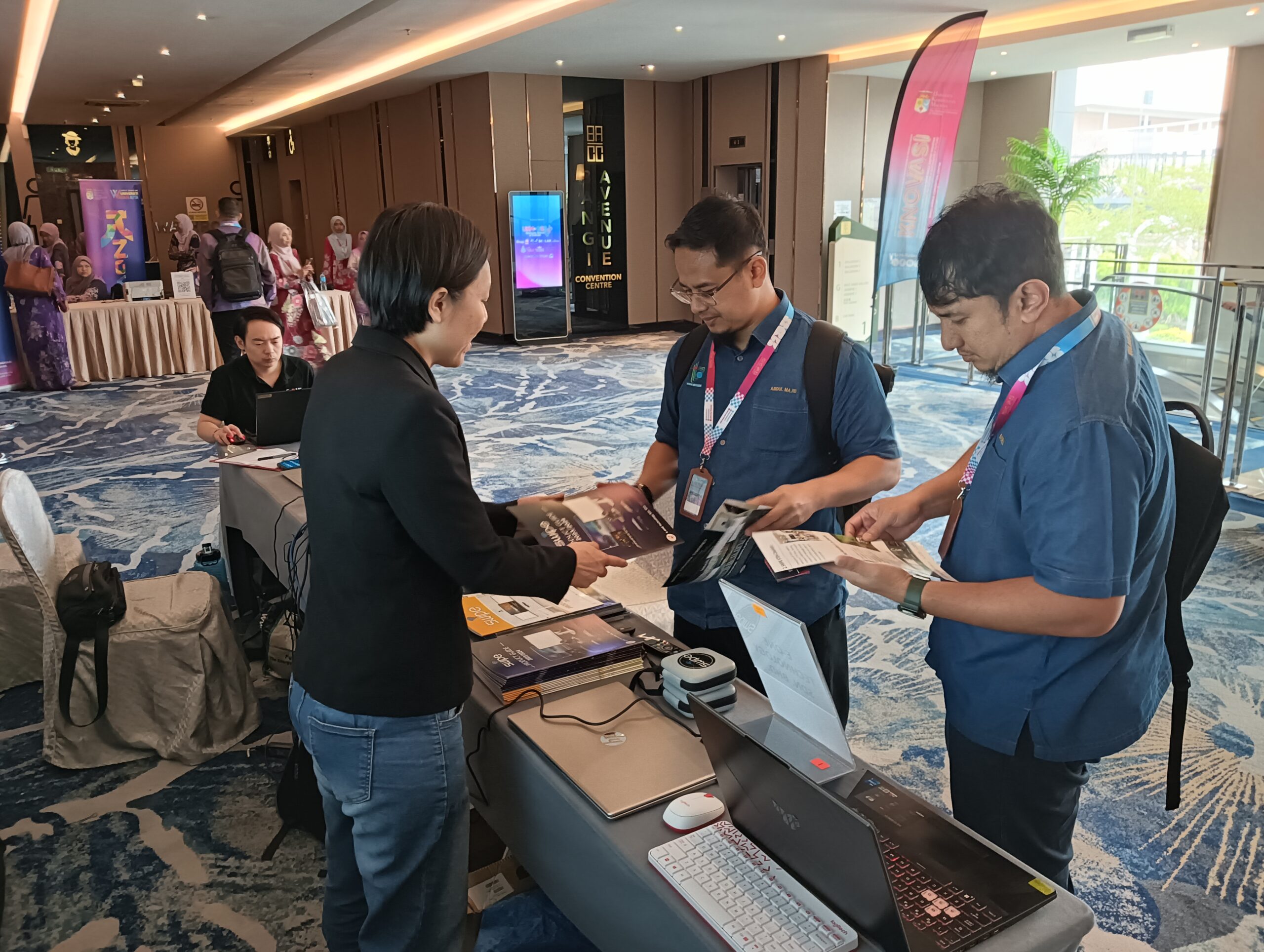 E-One Technology Showcases Future-Ready Classroom Solutions at kNovasi 2025